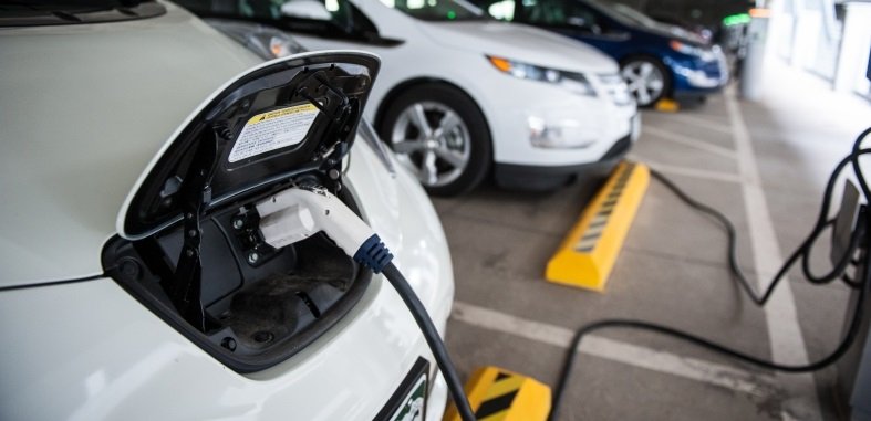 How Electric Vehicles Improve Your Energy Independence